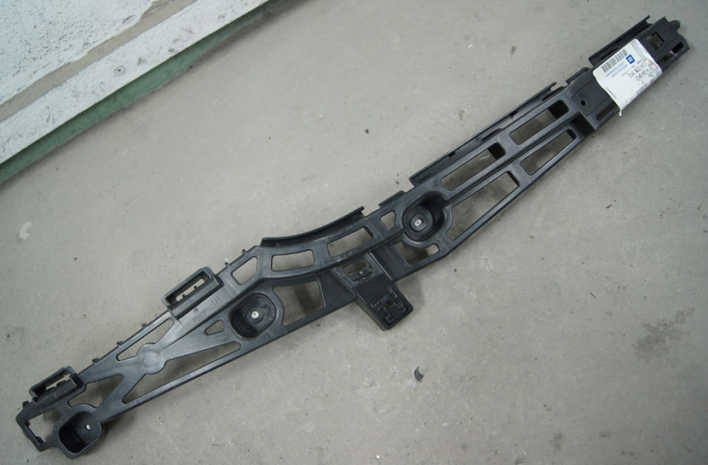 Suport bara spate central stanga original GM Elemente de caroserie Opel Insignia A