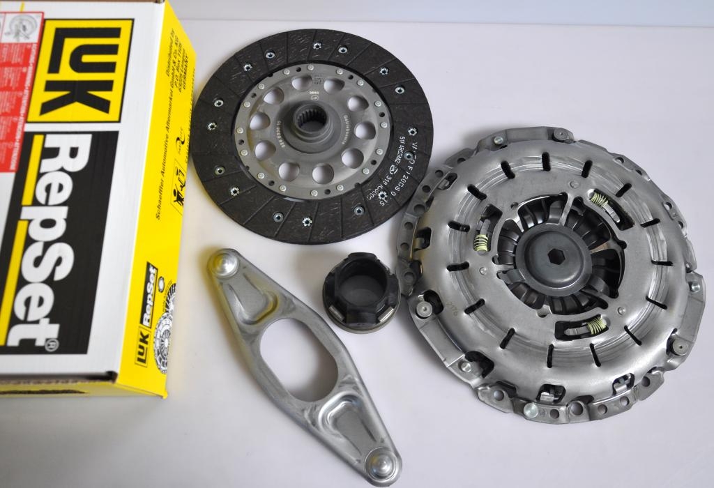 Kit ambreiaj complet BMW seria 3 E90 320d LUK