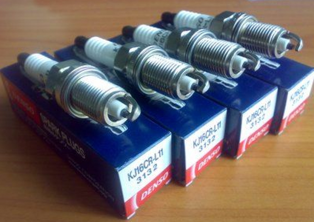 Piese auto: <b>Bujie scanteie cu un electrod pentru motorizarile pe benzina producator DENSO</b> este la reduceri. Pret 13.0 LEI